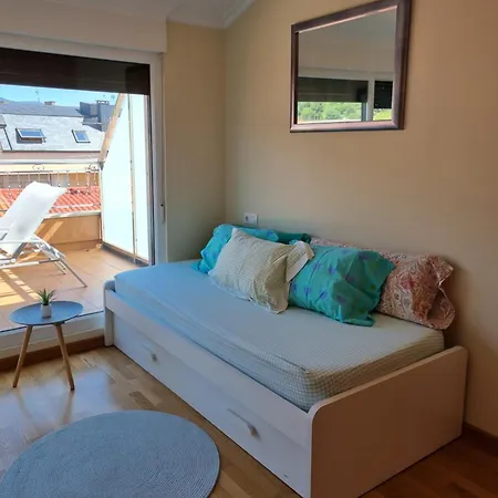 En El Centro De Nuevo Y Con Terraza Appartement Cedeira