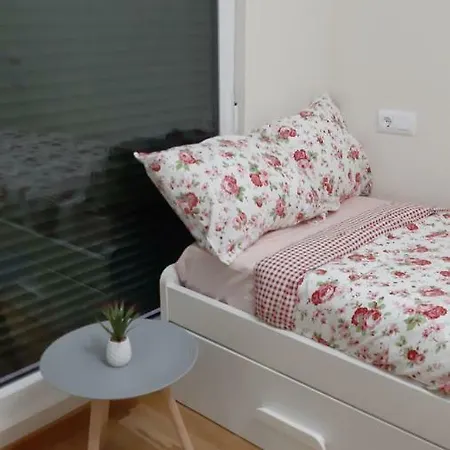 En El Centro De Nuevo Y Con Terraza Cedeira